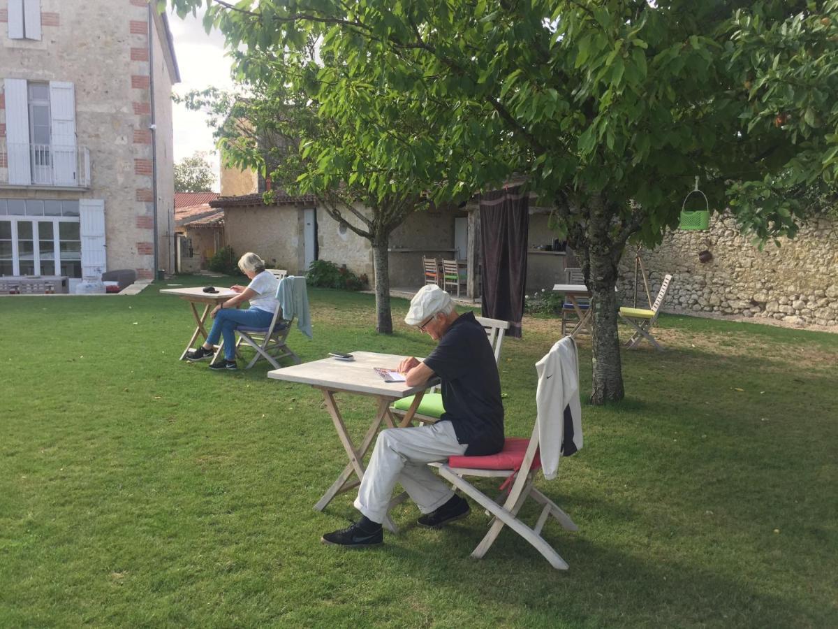 B&B La Mirande De Saint-Clar Buitenkant foto
