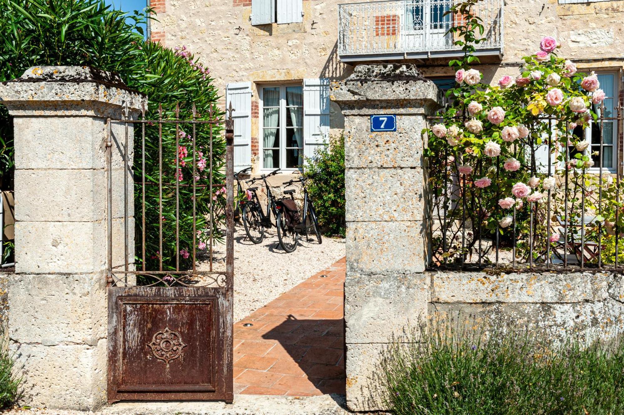 B&B La Mirande De Saint-Clar Buitenkant foto